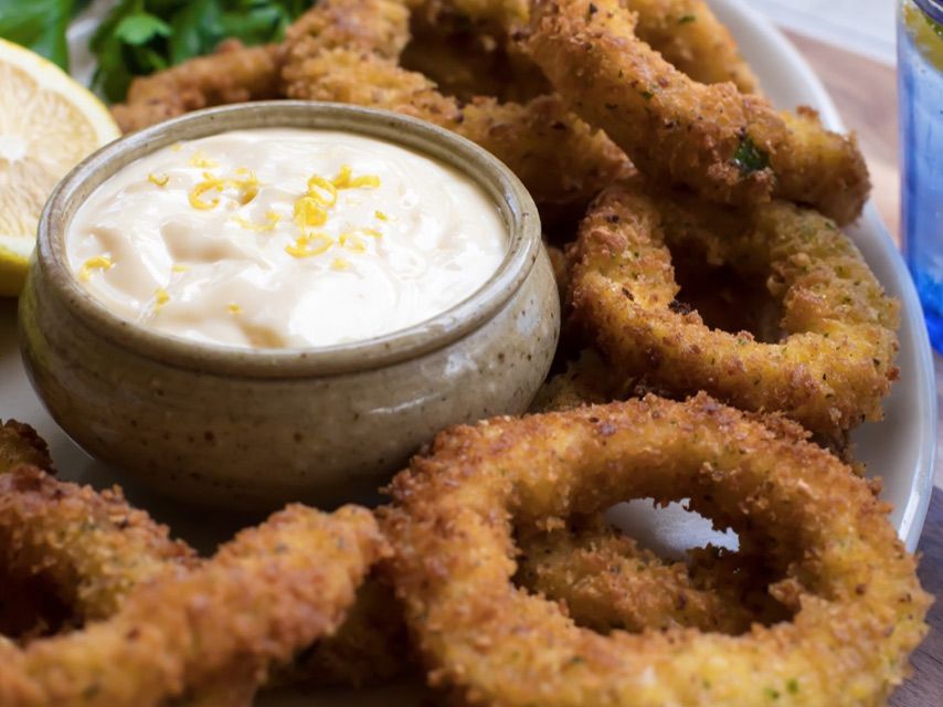 Calamar Croustillant (Deep Fried Calamari with Lemon Mayonnaise)