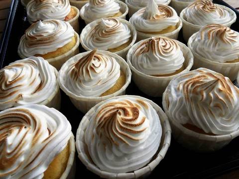 Orange Meringue Cupcakes