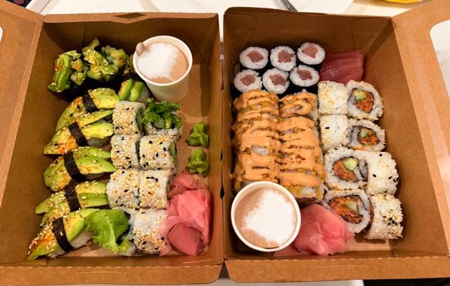Albatrosses sushi in Flic en Flac