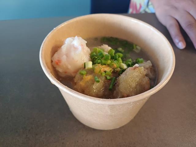 Boulettes de GRNW in Port Louis