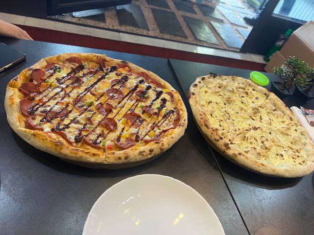 Wheelie Pizza in Quatre Bornes