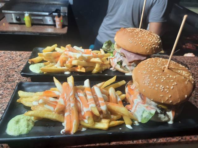 Bob & the Grillerz in Port Louis