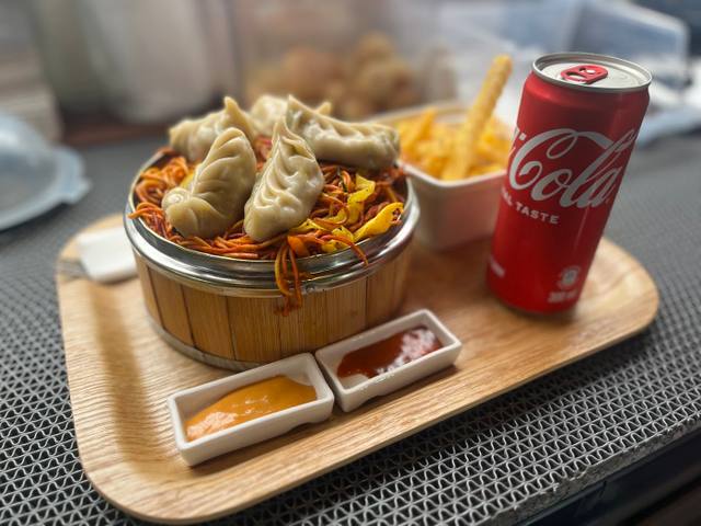 Tapari Momo in Albion