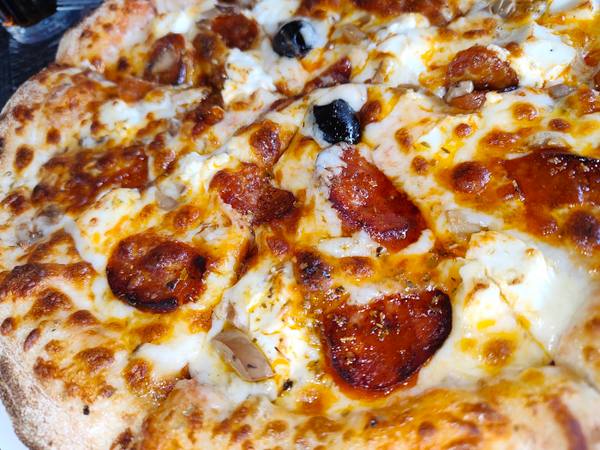 Seven Pizzas, Flic en Flac