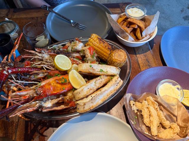 Wapalapam Island Eatery in Le Morne Brabant