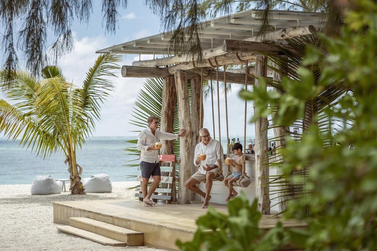 La Plaz Beach Grill