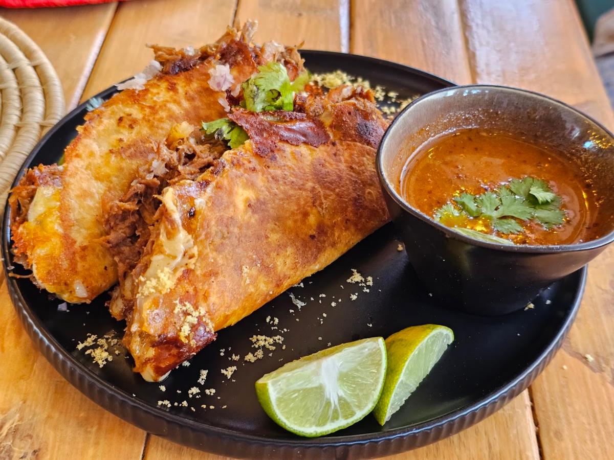 BUENOS BURRITOS