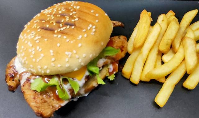 IJ'S Grill & Fusion in Port Louis