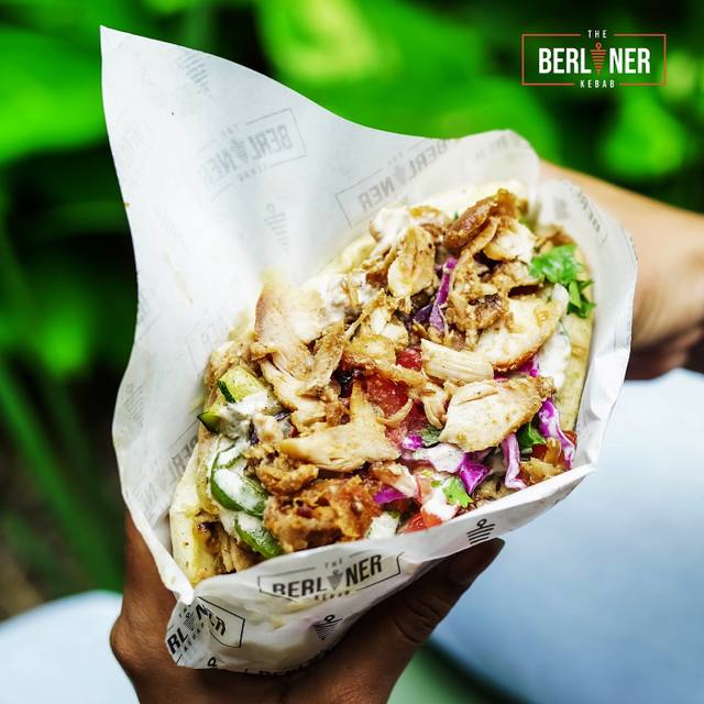 The Berliner Kebab, Mahogany in Beau plan