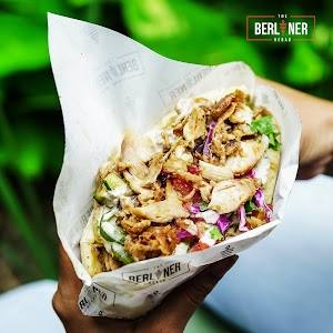 The Berliner Kebab, Mahogany in Beau plan