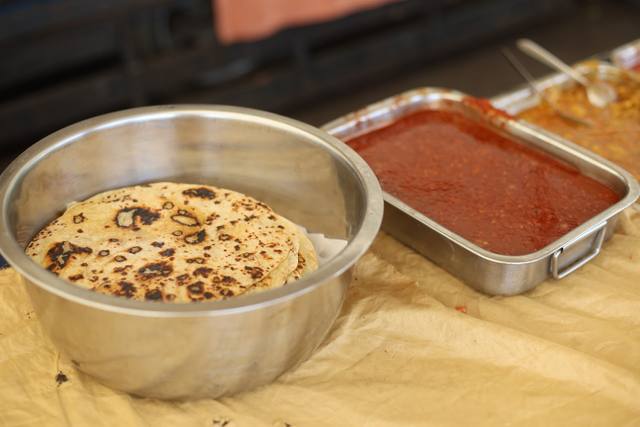 Baz Gato saler Dalpuri Roti sak weekend..Koster Gueter in Vacoas-Phoenix