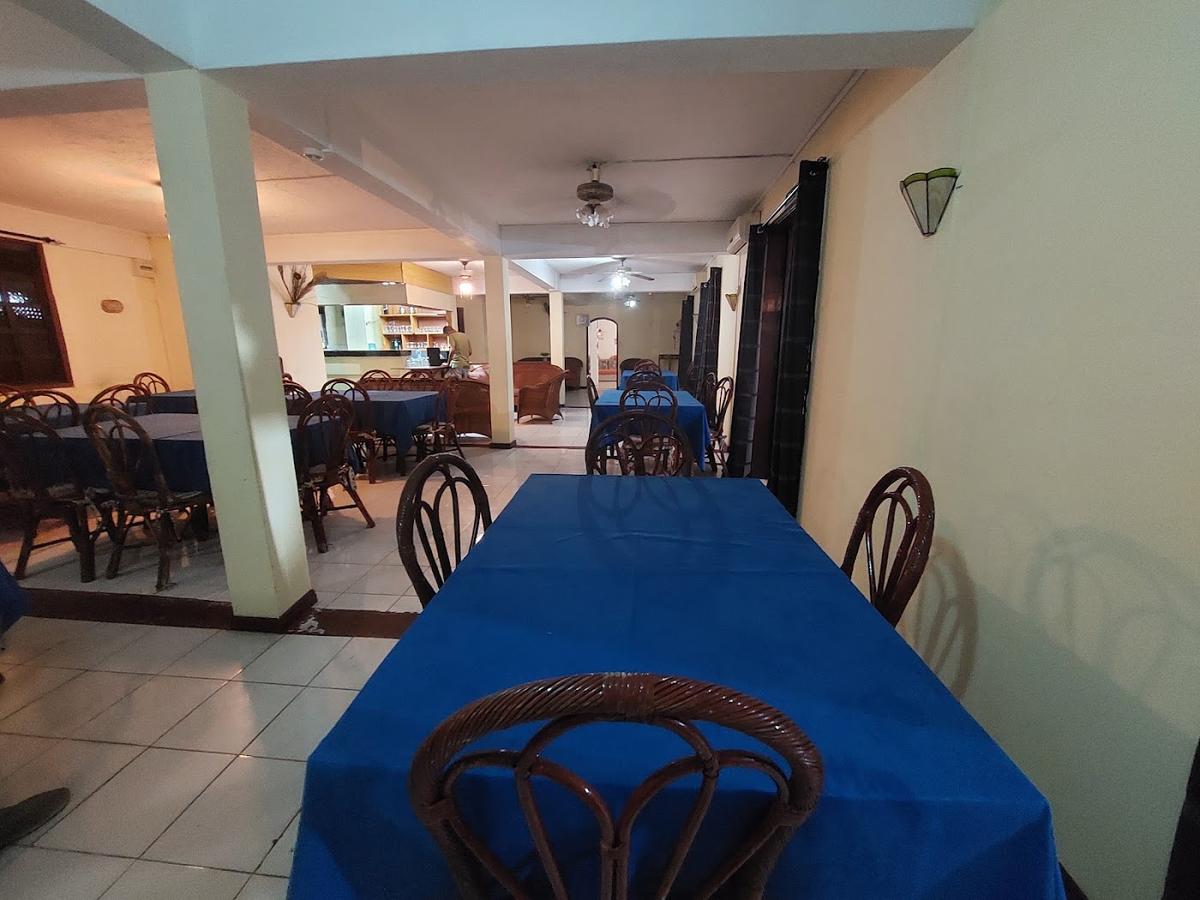 Le Palm Tree Garden Restaurant