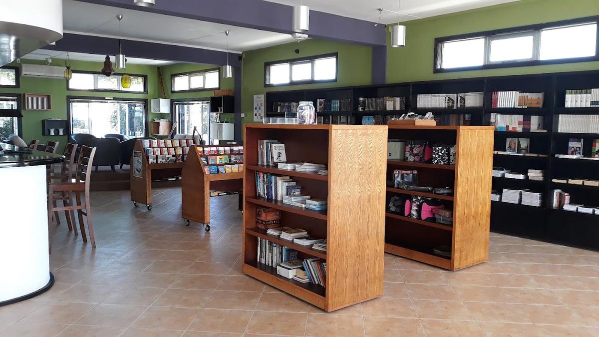 Praize BookStore & Coffee Shop