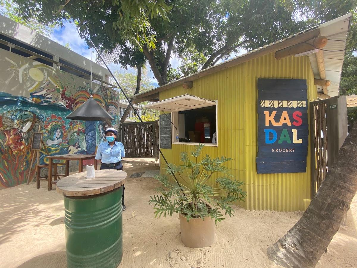 Kaz dal Restaurant veranda