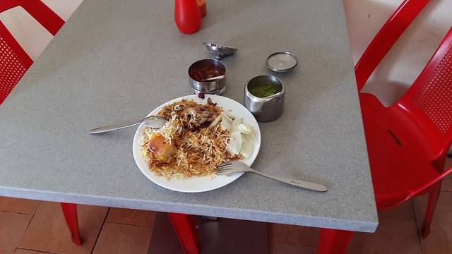 Sameer snack in Triolet