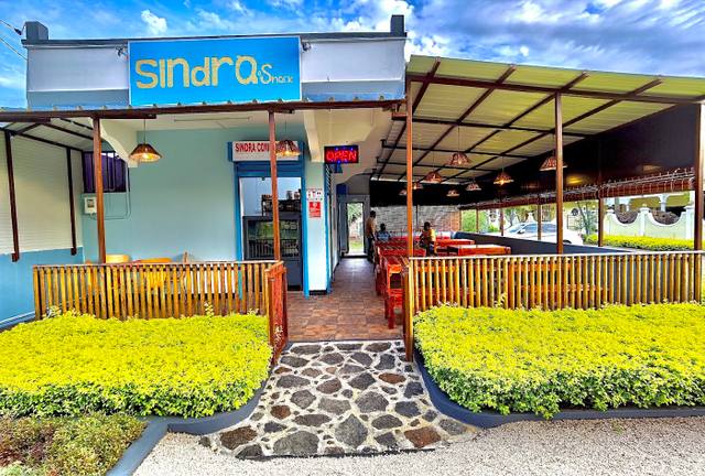 Sindra Snack in Pointe aux Biches