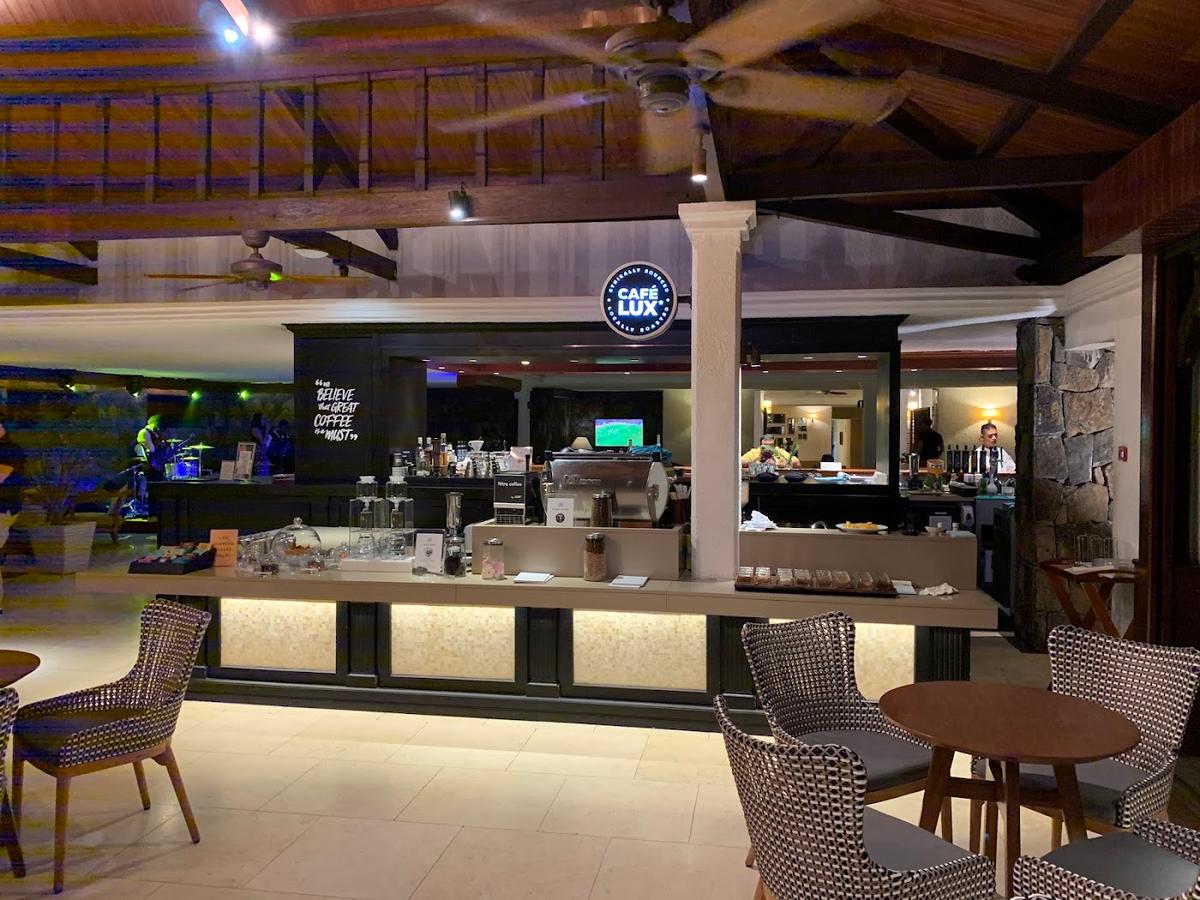 Café LUX*