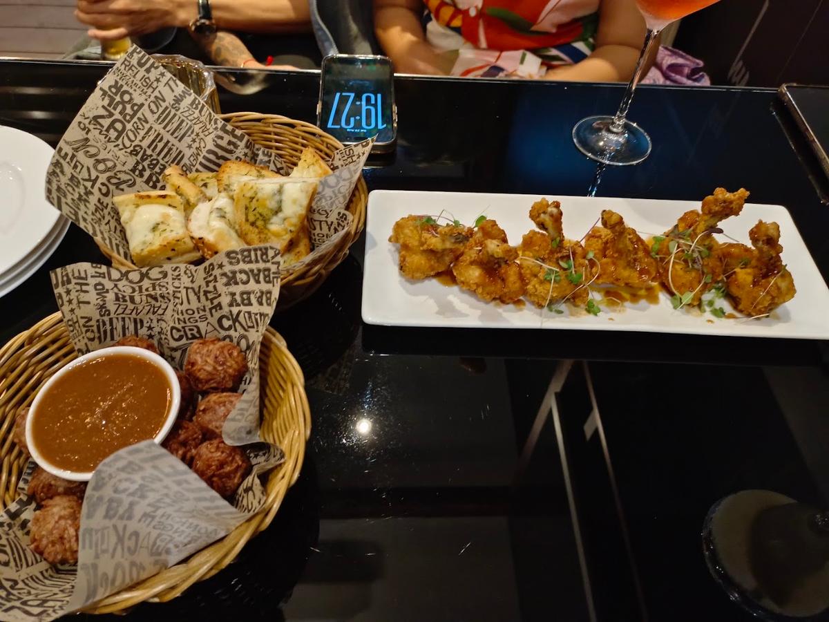 HY EBENE - Epicurean Cuisine & Sky Pub