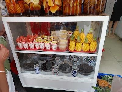RM salads fruits juice