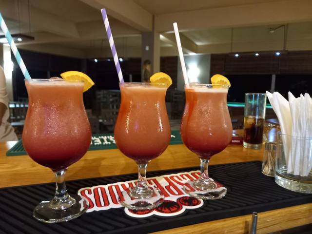 Les Robinsons Restaurant & Bar in Albion
