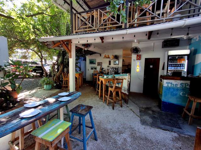 The Spot Café in Pointe d'Esny