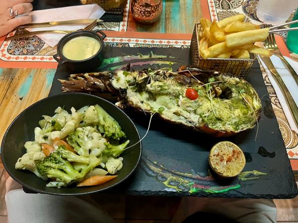 Pakbo Restaurant, Flic en Flac