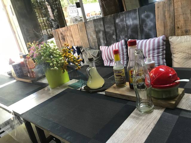 Le Palmier Snack in Goodlands