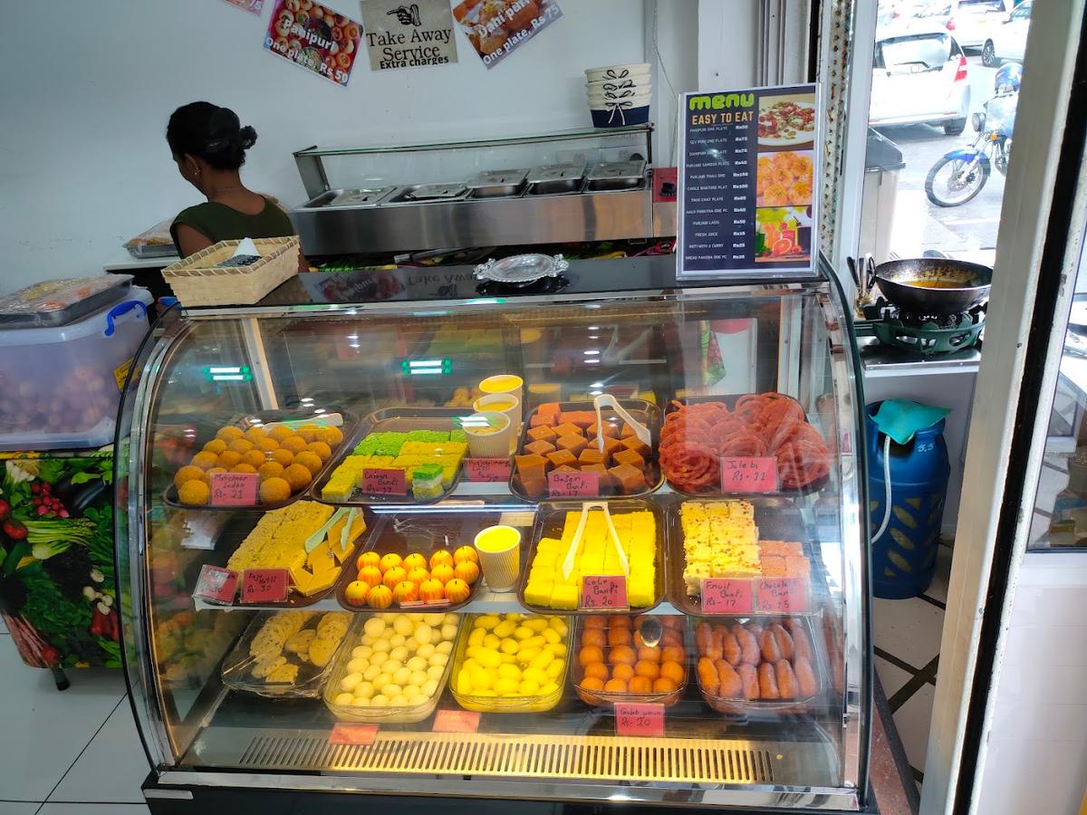 Foodie's Hut
