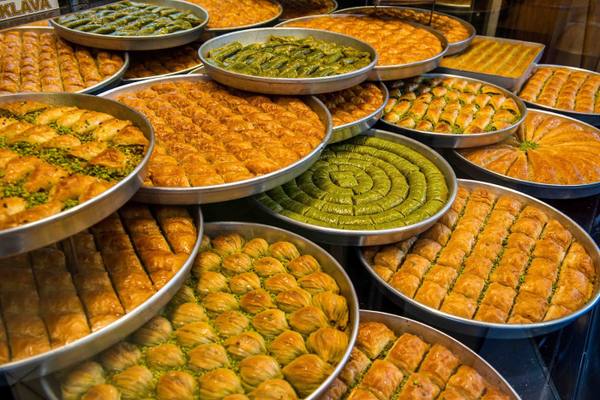 Al-Baklawani, Port Louis