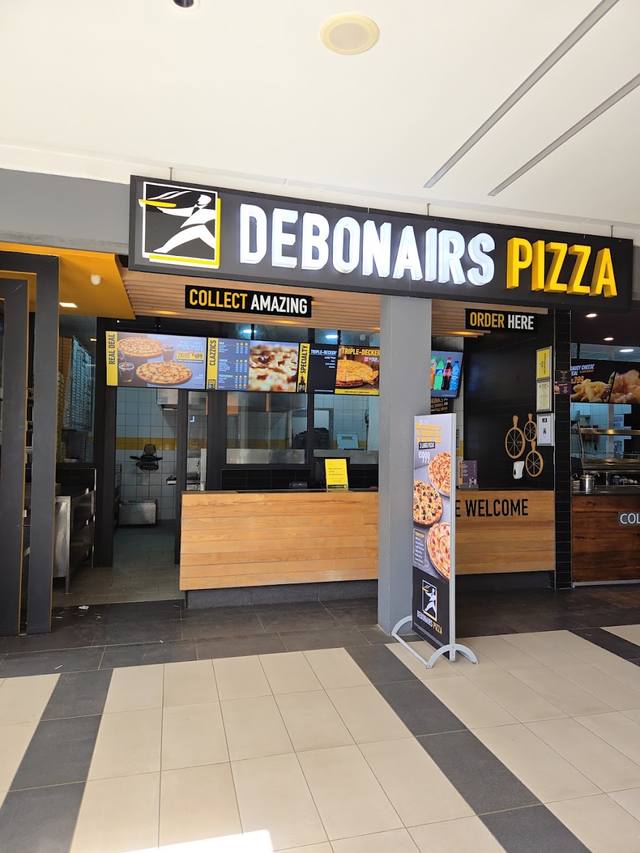 Cascavelle Food Court in Cascavelle
