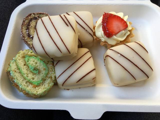 Le Petit Four in Port Louis