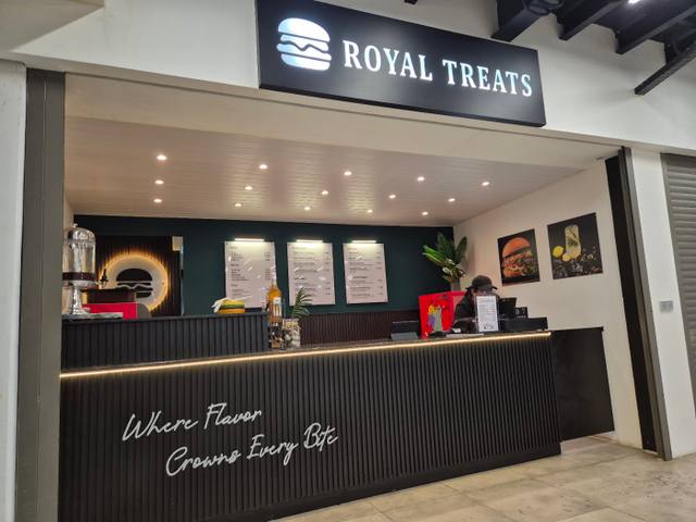 Royal Treats in Quatre Bornes
