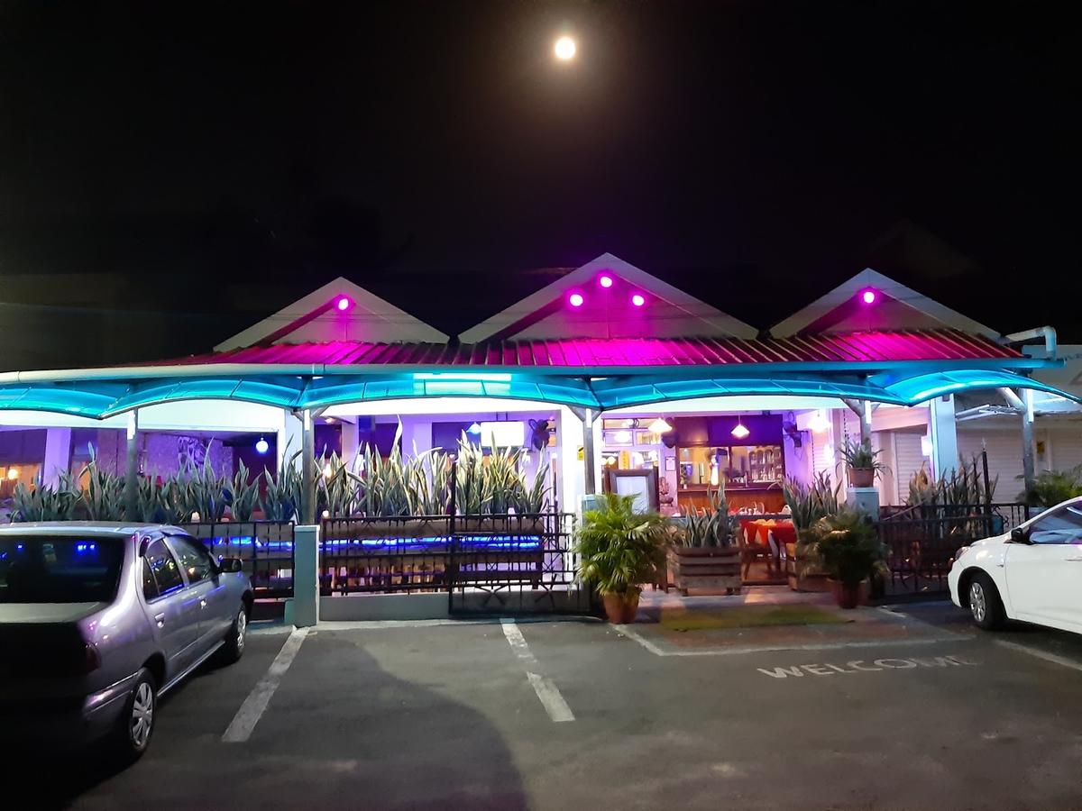 Symon's Restaurant